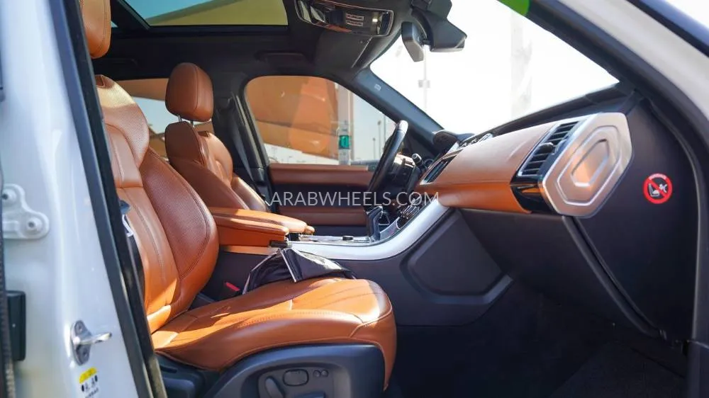 Land Rover Range Rover Sport 2015 for Sale in Sharjah Image-16