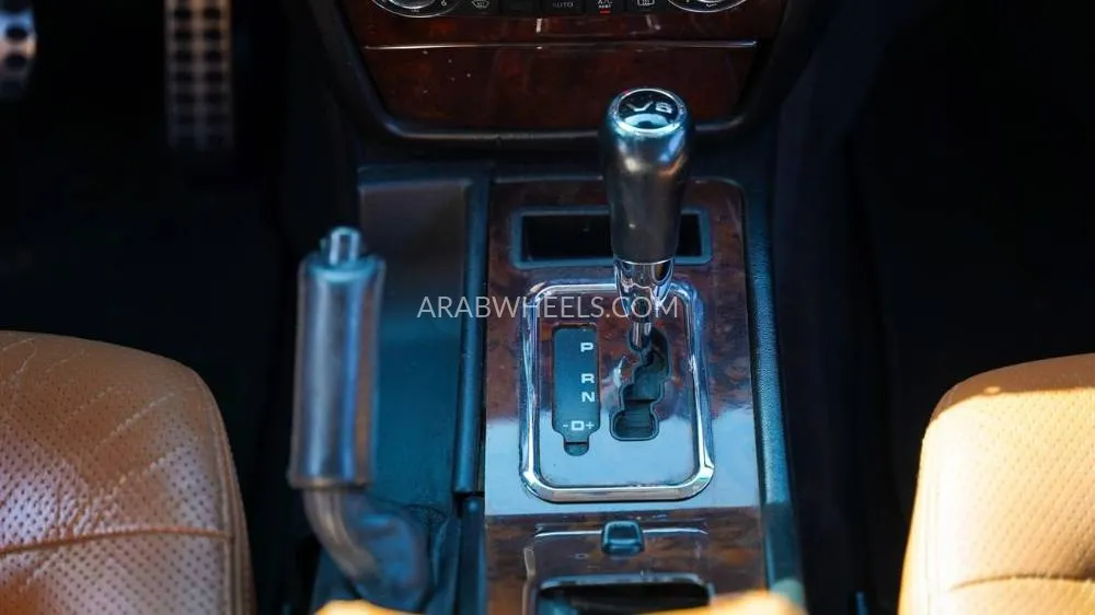 Mercedes Benz G Class 2011 for Sale in Sharjah Image-10