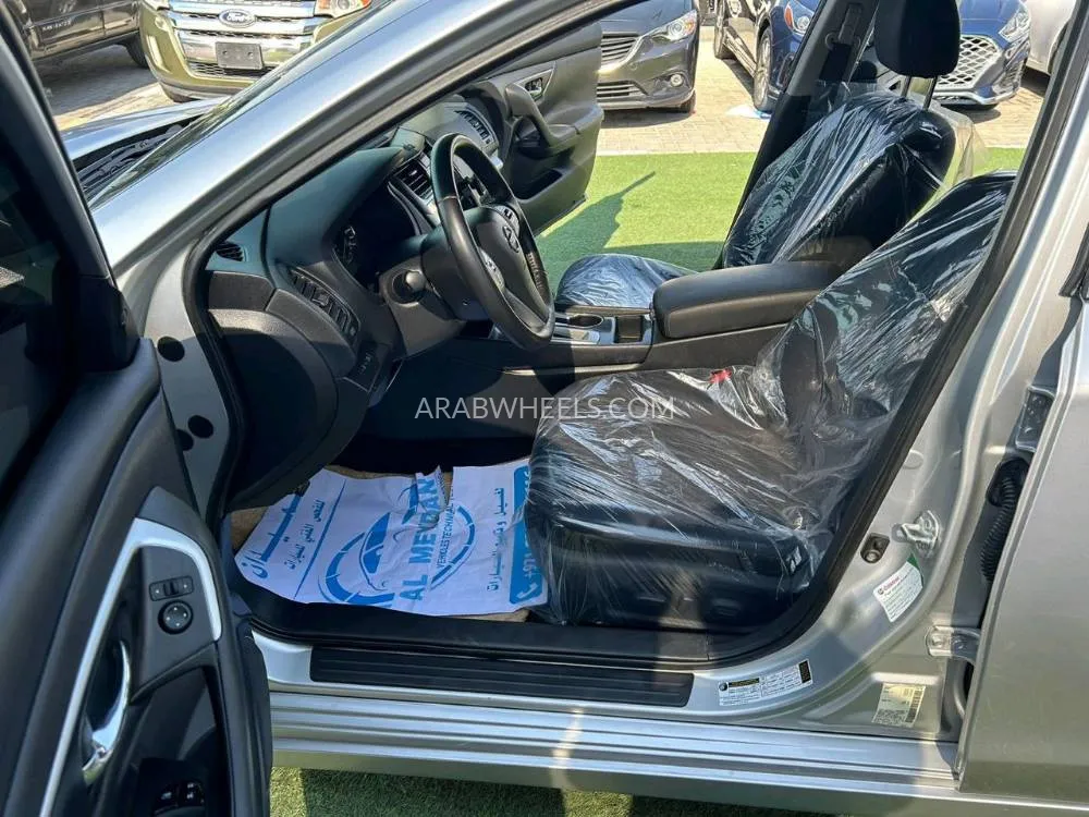 Nissan Altima 2018 for Sale in Sharjah Image-3