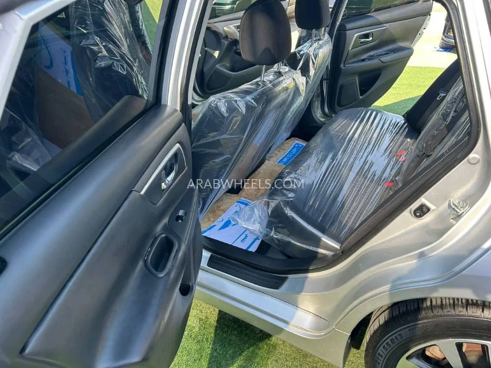 Nissan Altima 2018 for Sale in Sharjah Image-8
