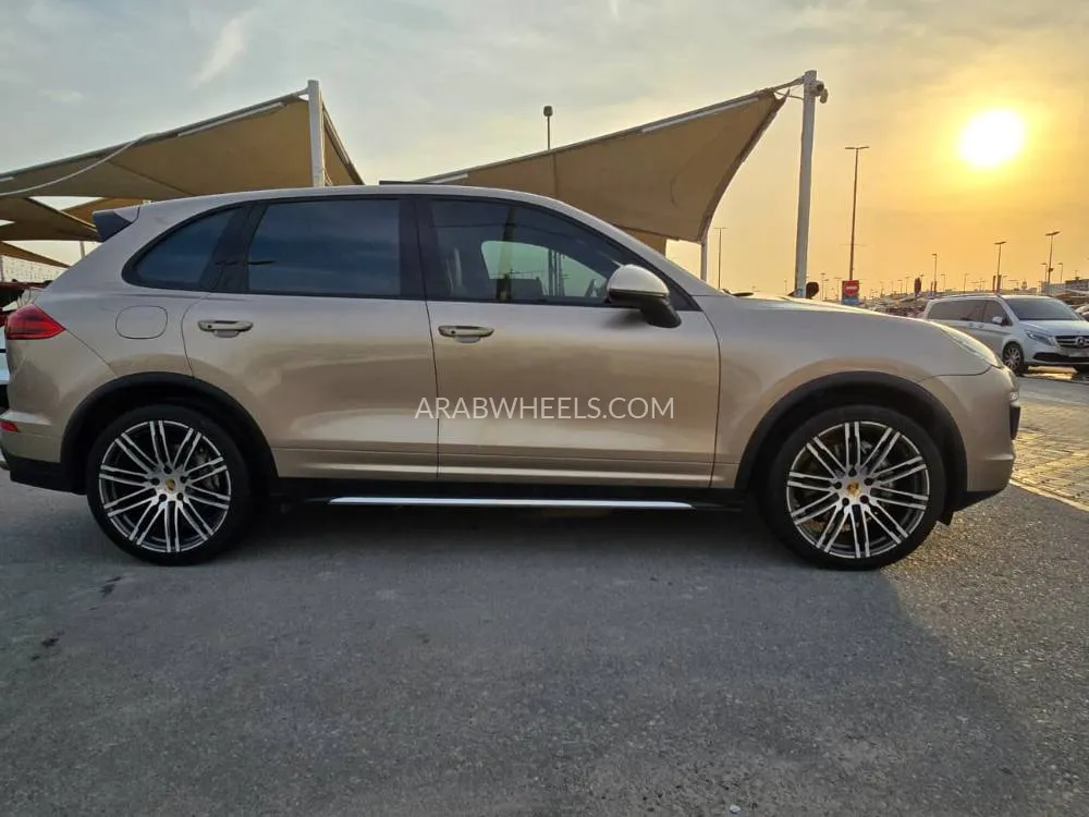 Porsche Cayenne 2017 for Sale in Dubai Image-4