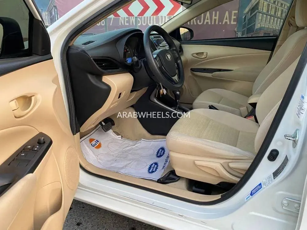 Toyota Yaris 2022 for Sale in Sharjah Image-4