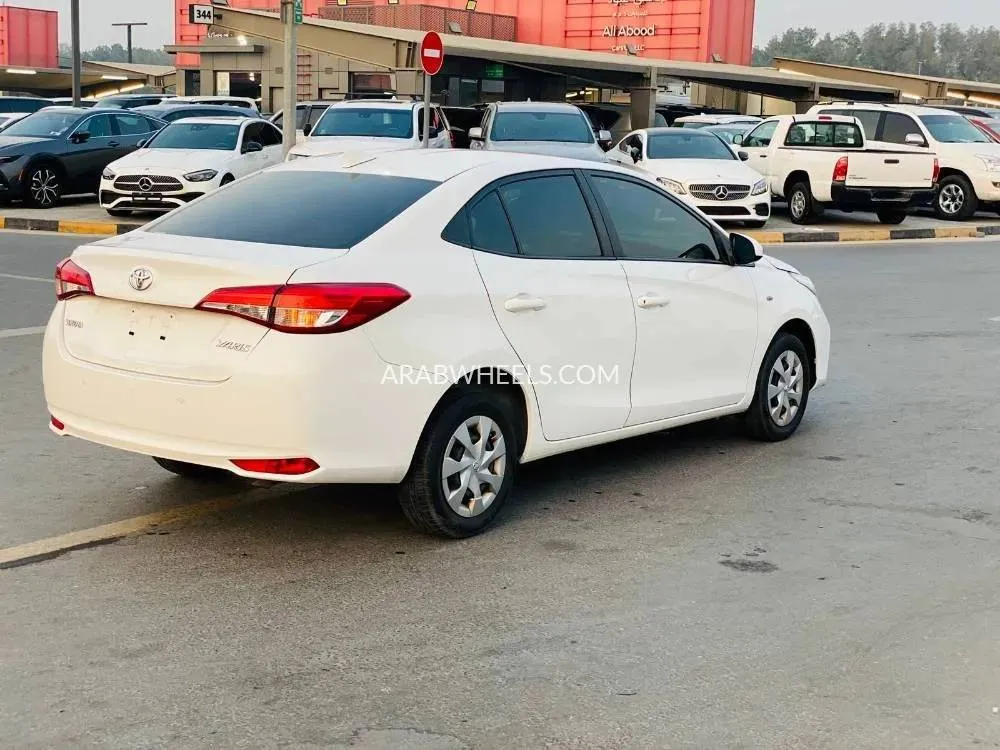 Toyota Yaris 2022 for Sale in Sharjah Image-9