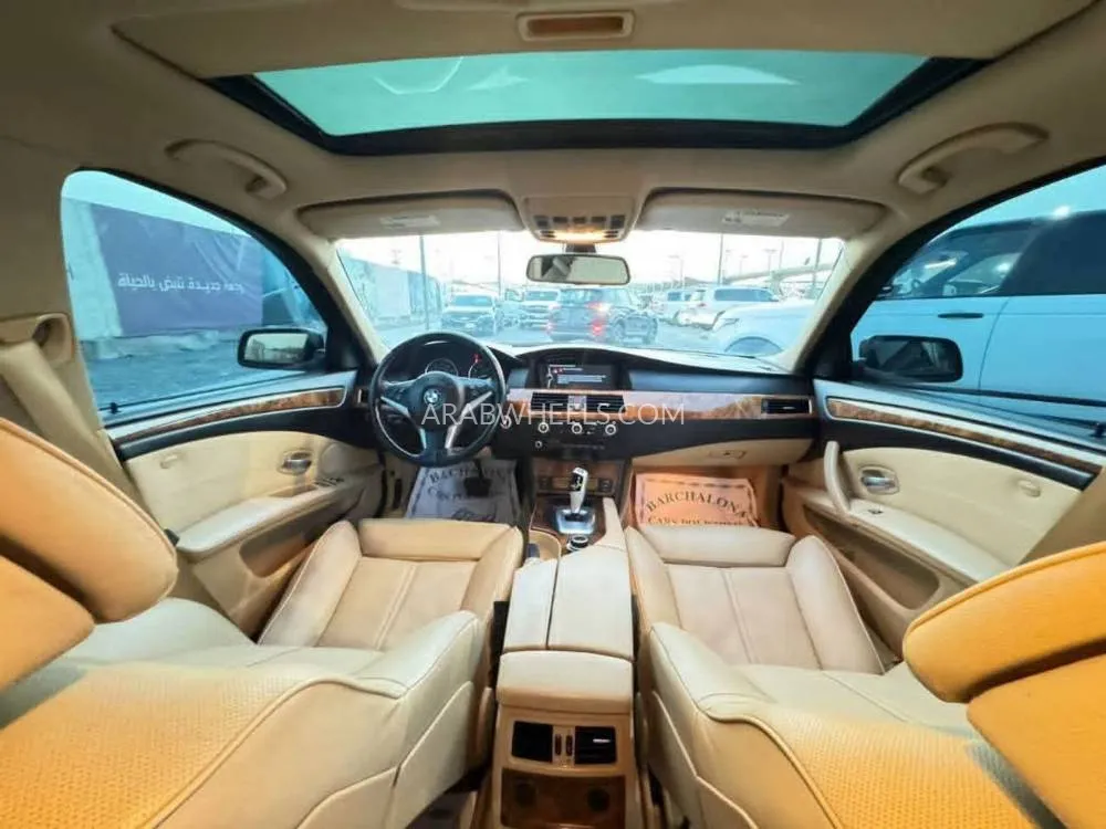 بي إم دبليو الفئة الخامسة 2010 for Sale in الشارقة Image-5