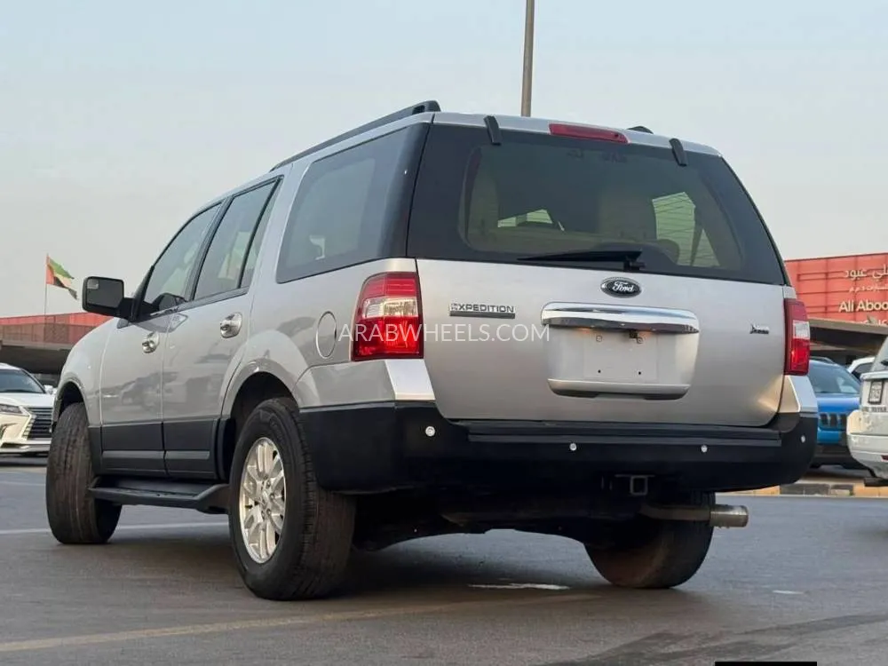 Ford Expedition 2013 for Sale in Sharjah Image-3