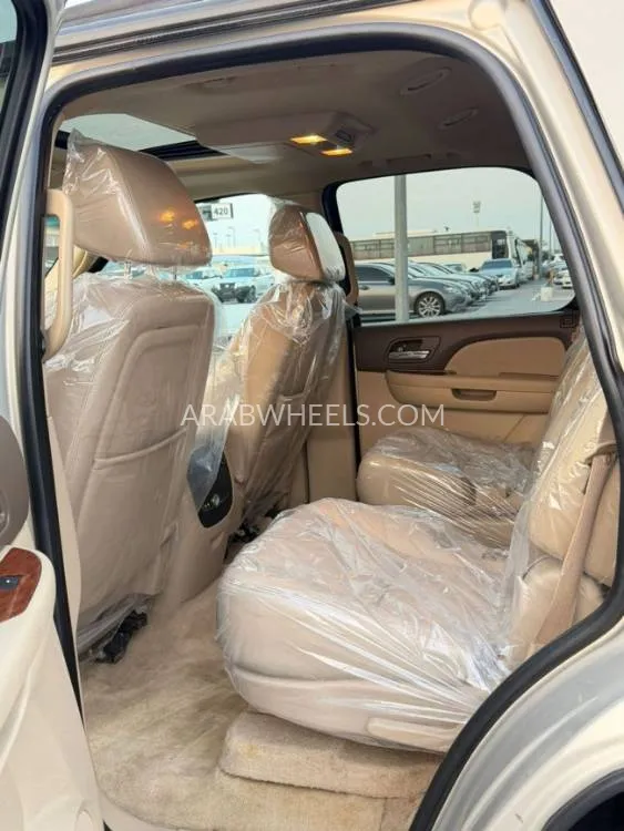 GMC Yukon 2007 for Sale in Sharjah Image-9