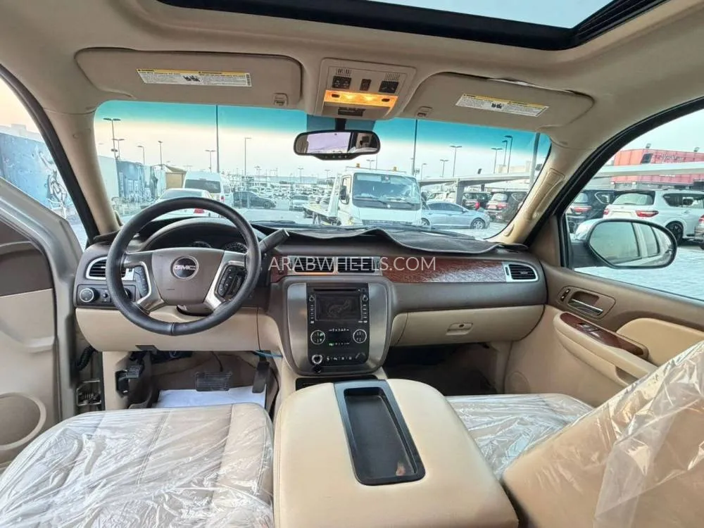 GMC Yukon 2007 for Sale in Sharjah Image-13