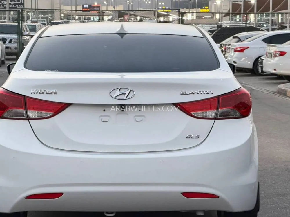 Hyundai Elantra 2012 for Sale in Sharjah Image-5