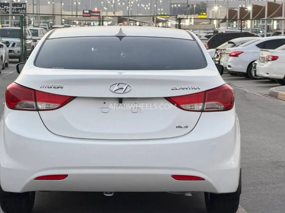 Hyundai Elantra 2012 for Sale in Sharjah Image-8