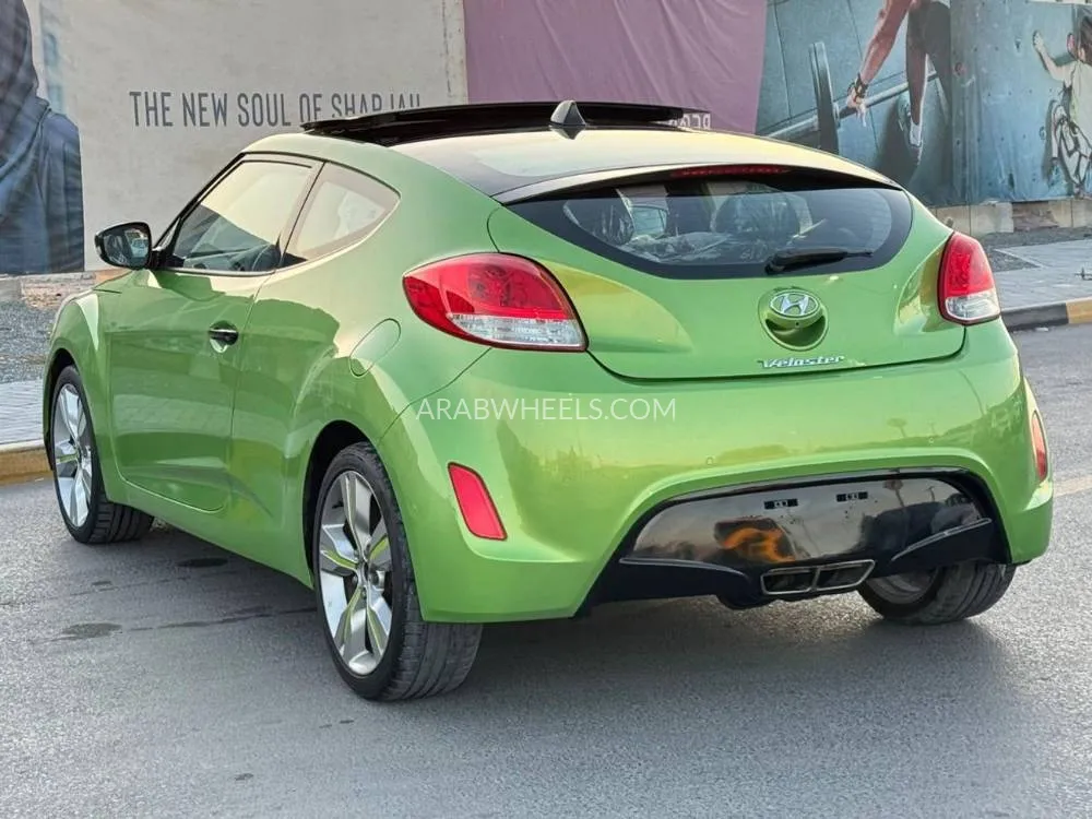 Hyundai Veloster 2016 for Sale in Sharjah Image-9