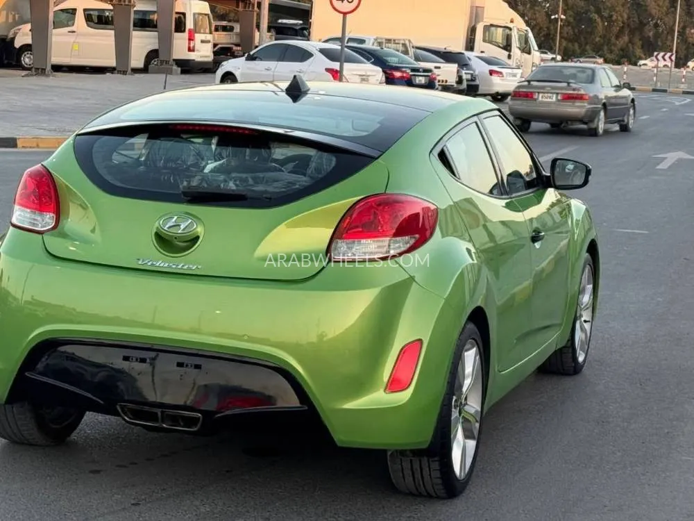 Hyundai Veloster 2016 for Sale in Sharjah Image-5