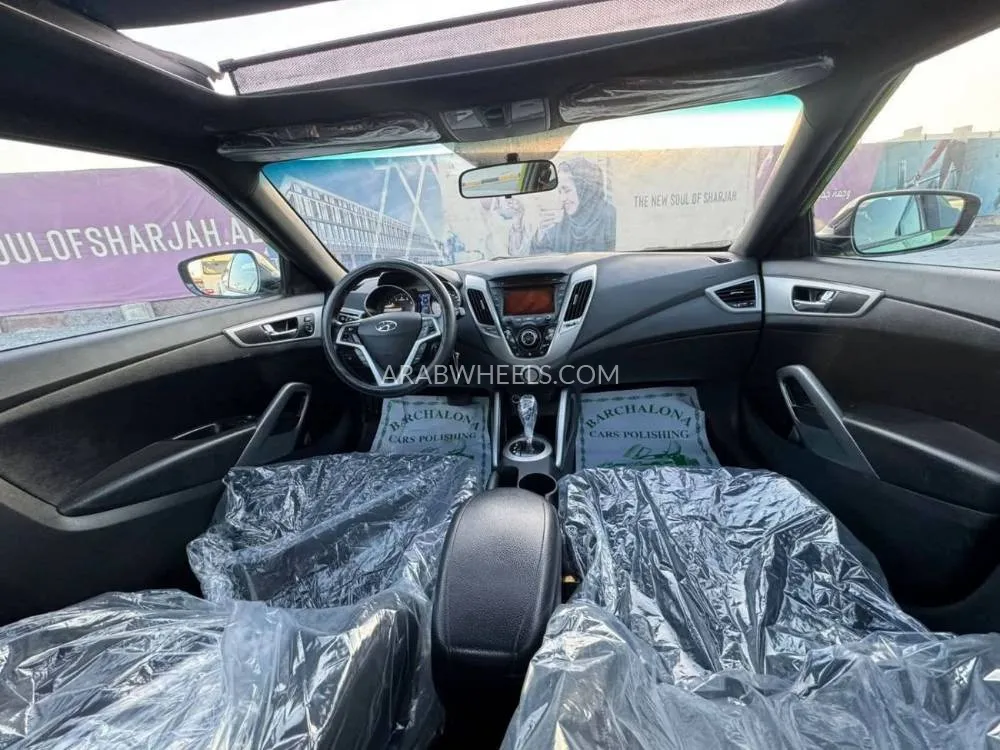 Hyundai Veloster 2016 for Sale in Sharjah Image-6
