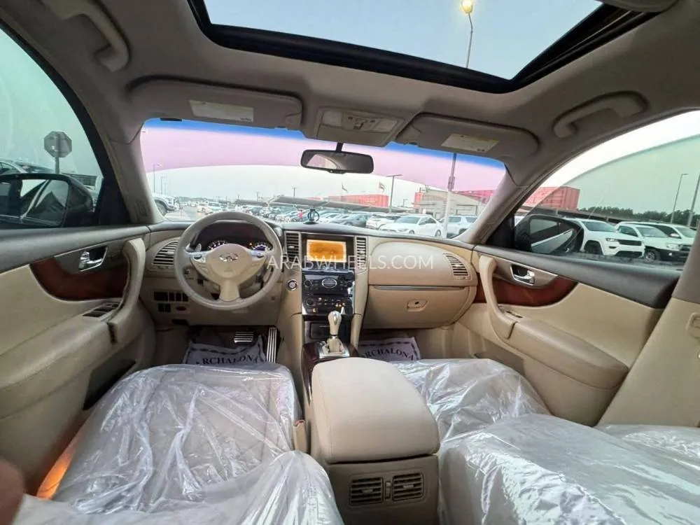 Infiniti FX35 2010 for Sale in Sharjah Image-8