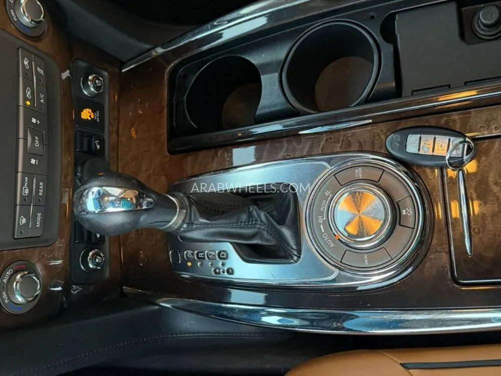 Infiniti QX56 2011 for Sale in Sharjah Image-22