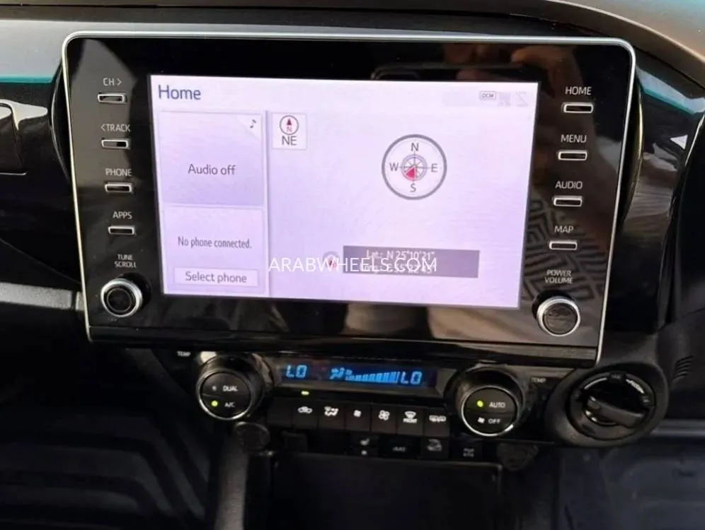 Toyota Hilux 2022 for Sale in Dubai Image-7