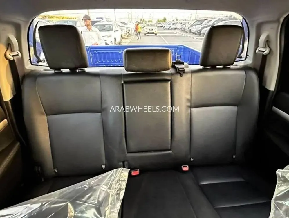 Toyota Hilux 2022 for Sale in Dubai Image-8