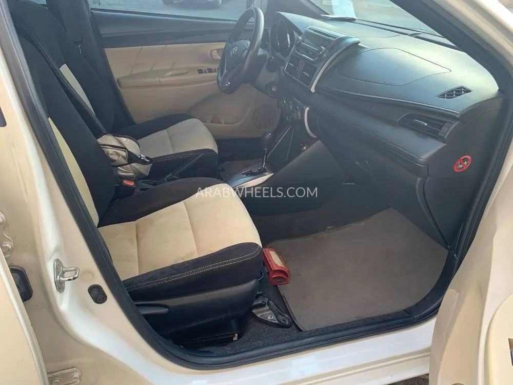 Toyota Yaris 2017 for Sale in Sharjah Image-16