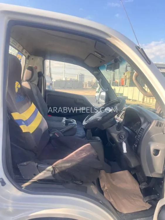 Kia Bongo 2011 for Sale in Dubai Image-9