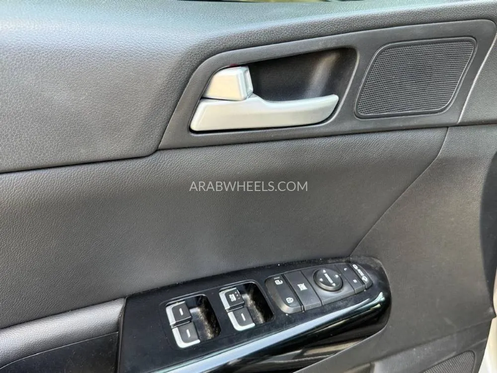 Kia Sportage 2021 for Sale in Sharjah Image-15