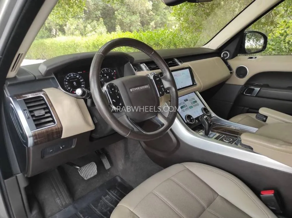 Land Rover Range Rover 2018 for Sale in Sharjah Image-18