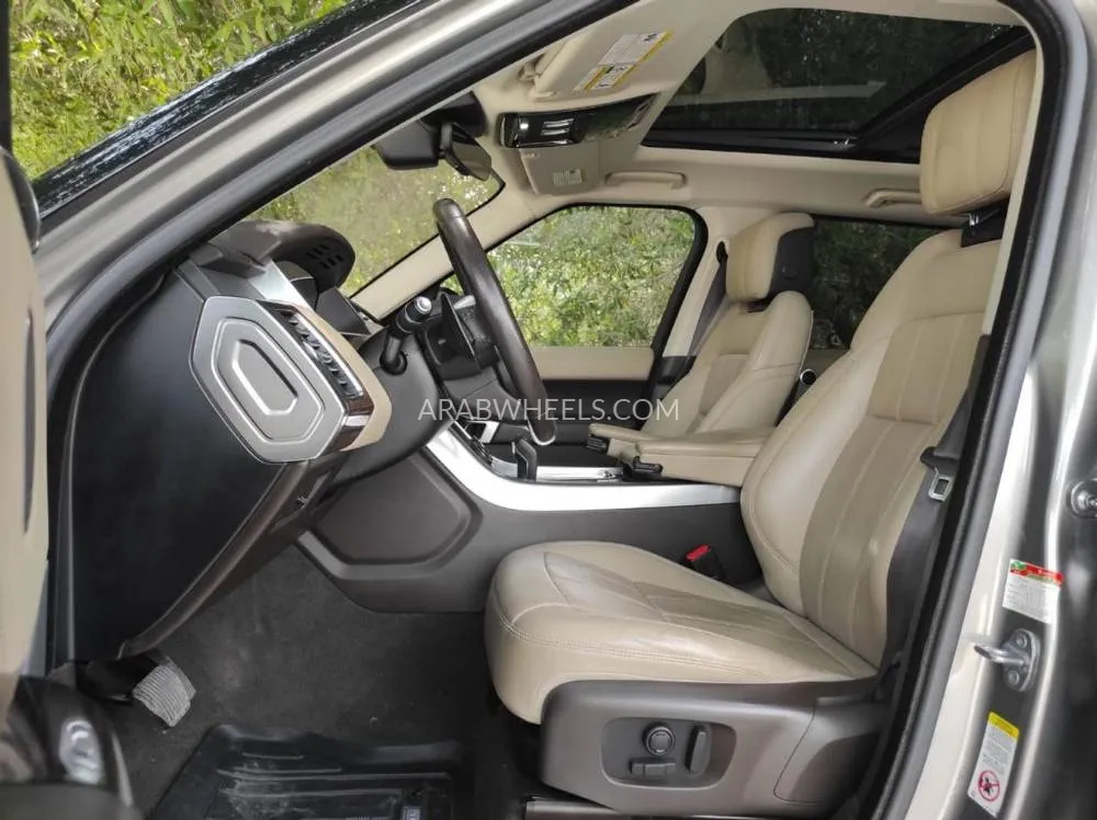 Land Rover Range Rover 2018 for Sale in Sharjah Image-24