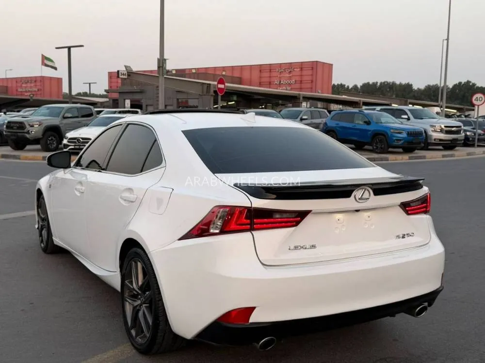 Lexus IS 2014 for Sale in Sharjah Image-8