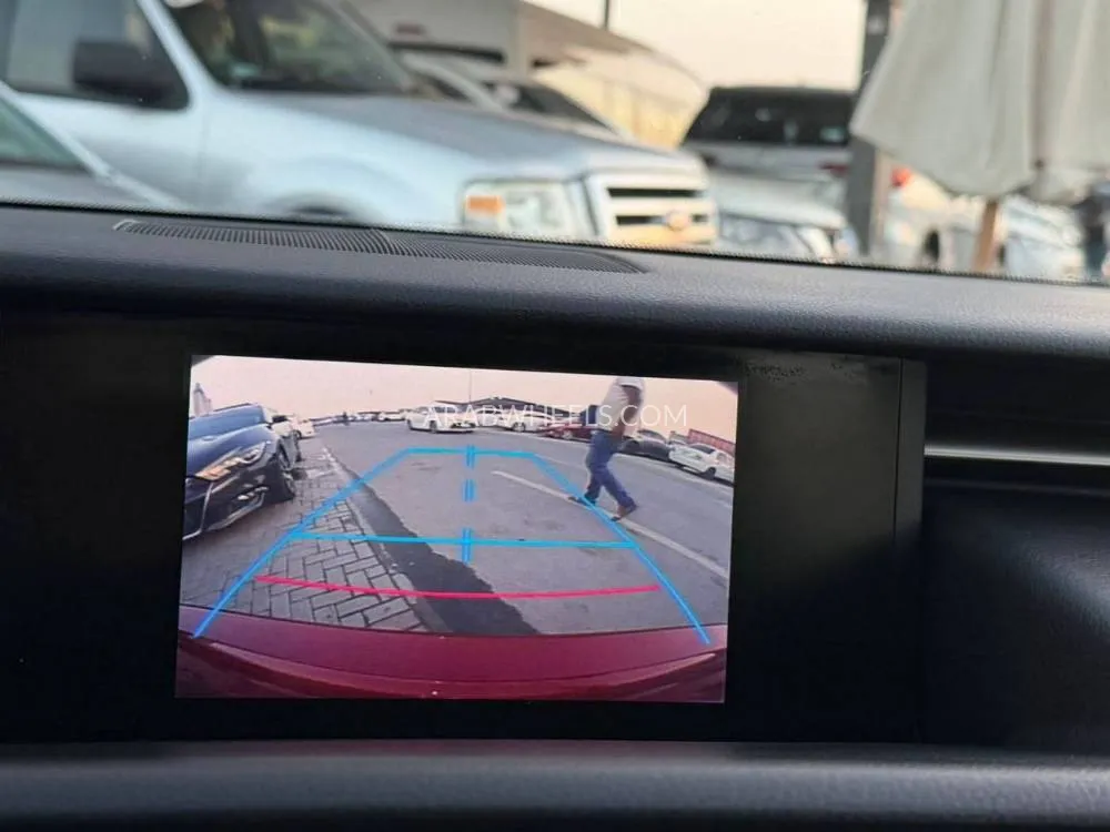 Lexus IS 2014 for Sale in Sharjah Image-4