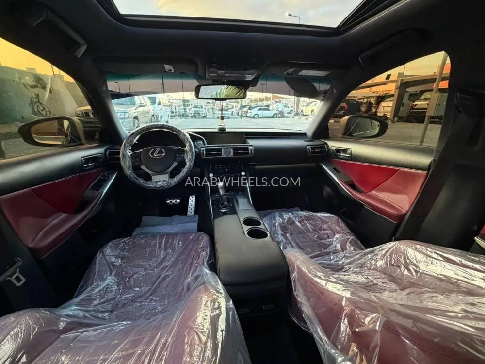 Lexus IS 2014 for Sale in Sharjah Image-8