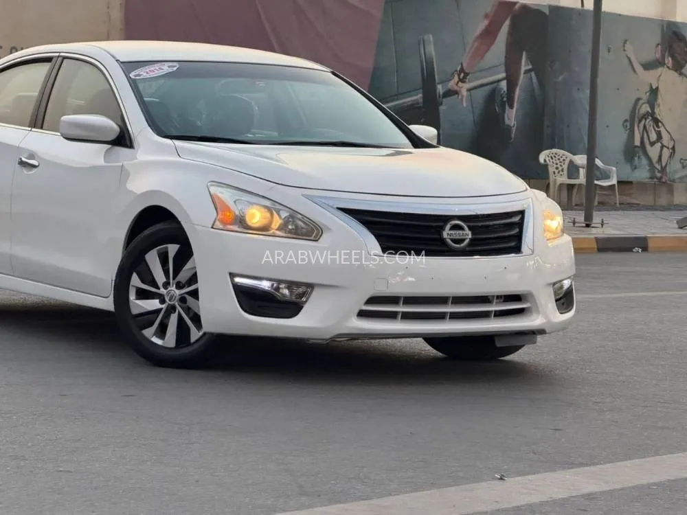 Nissan Altima 2014 for Sale in Sharjah Image-7
