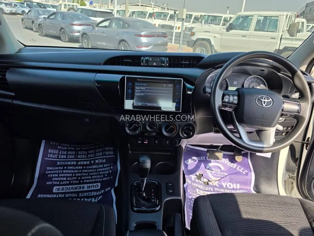 Toyota Hilux 2017 for Sale in Dubai Image-12