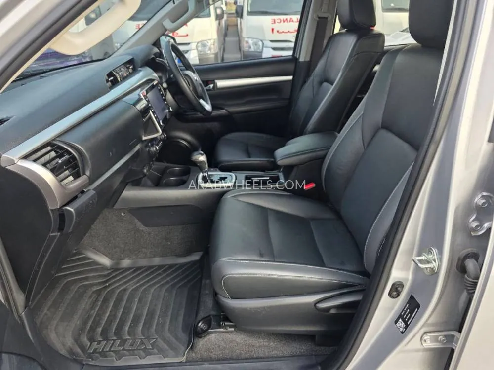 Toyota Hilux 2022 for Sale in Dubai Image-15