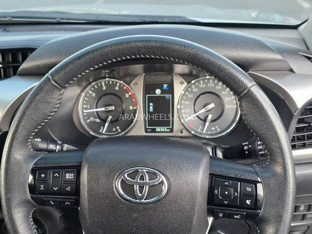 Toyota Hilux 2022 for Sale in Dubai Image-18