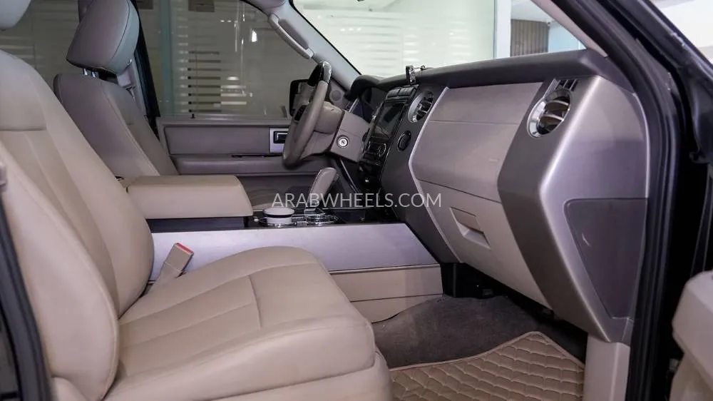 Ford Expedition 2014 for Sale in Sharjah Image-12