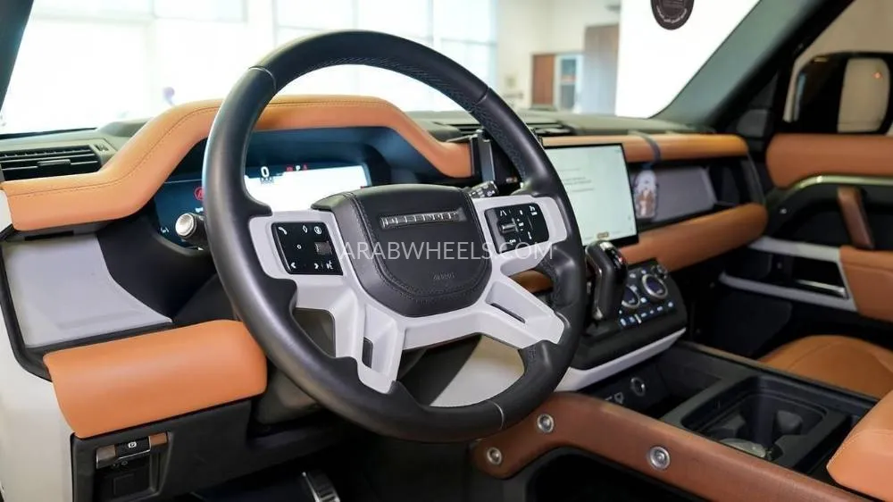 Land Rover Defender 2024 for Sale in Sharjah Image-4