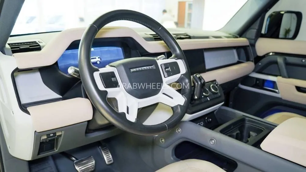 Land Rover Defender 2020 for Sale in Sharjah Image-4