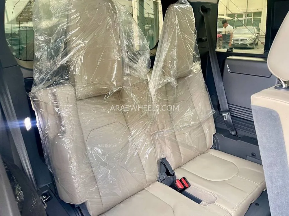Land Rover Defender 2020 for Sale in Sharjah Image-24