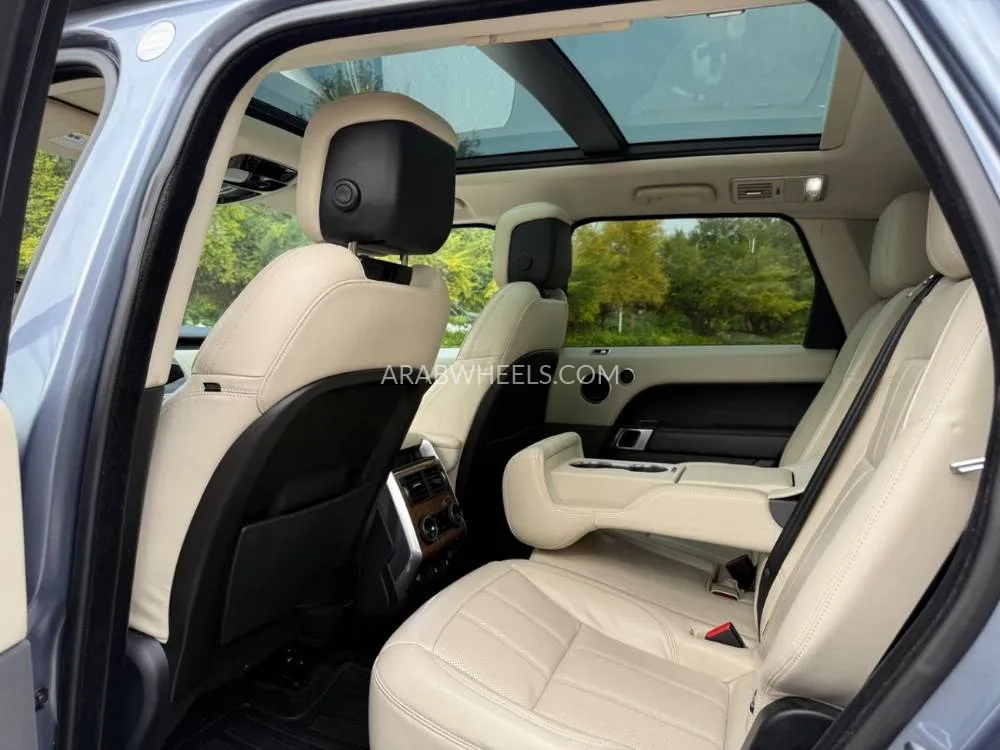 Land Rover Range Rover 2021 for Sale in Dubai Image-3