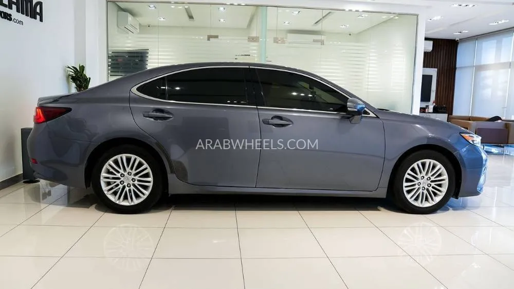 Lexus ES 2017 for Sale in Sharjah Image-16