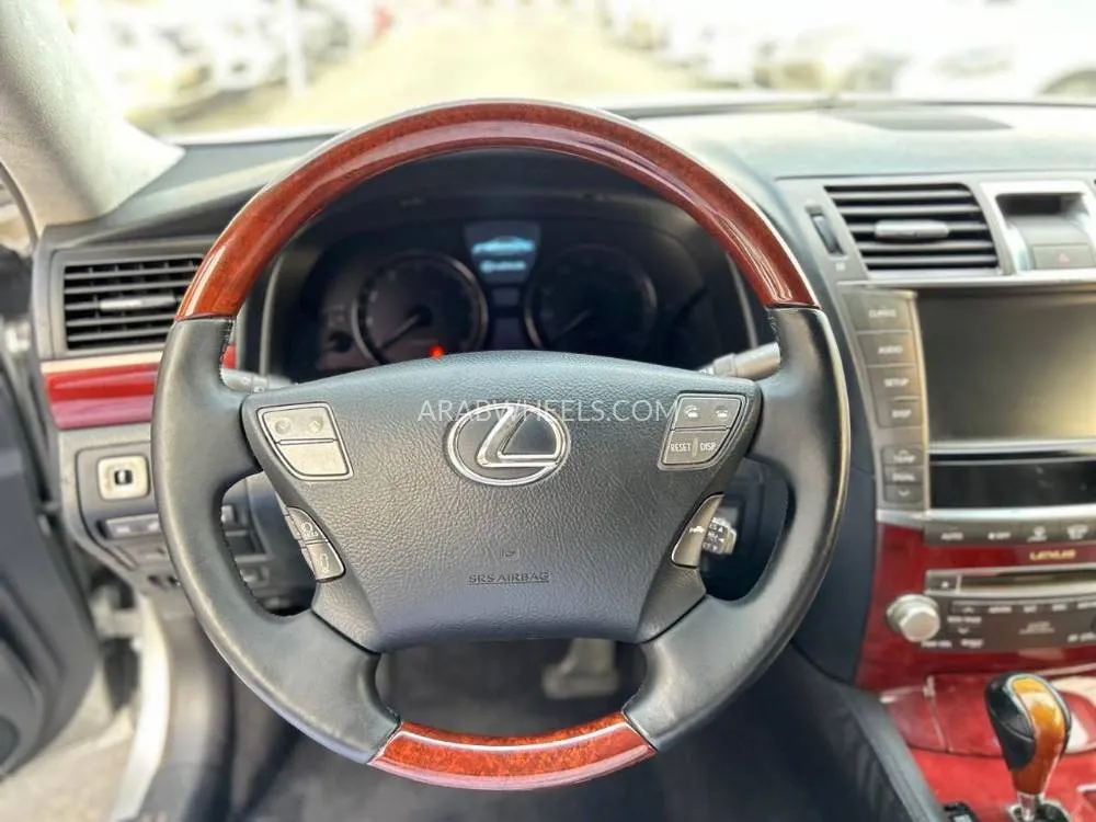 Lexus LS 2010 for Sale in Dubai Image-7