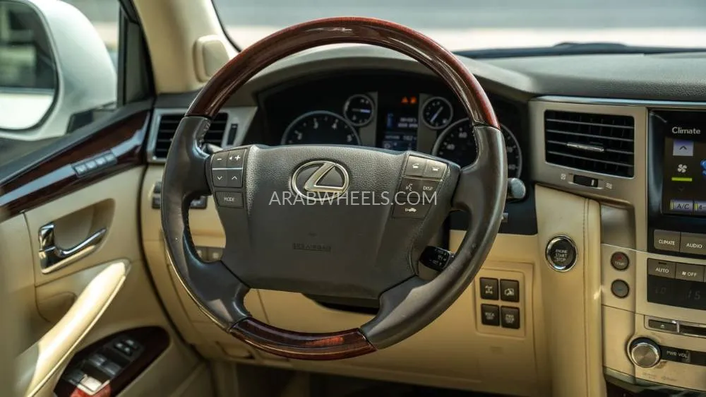 Lexus LX 2015 for Sale in Dubai Image-5