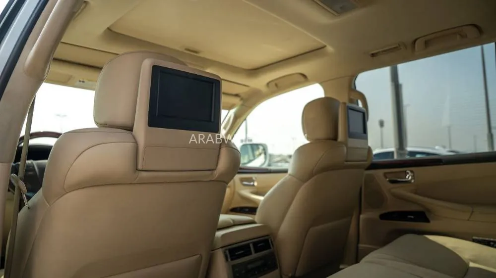 Lexus LX 2015 for Sale in Dubai Image-10