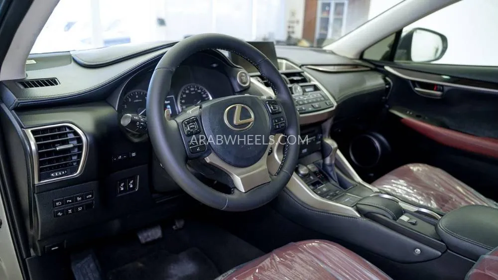 لكزس NX 2015 for Sale in الشارقة Image-4