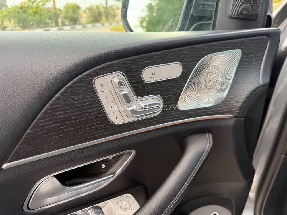 Mercedes Benz GLE Class 2022 for Sale in Dubai Image-9