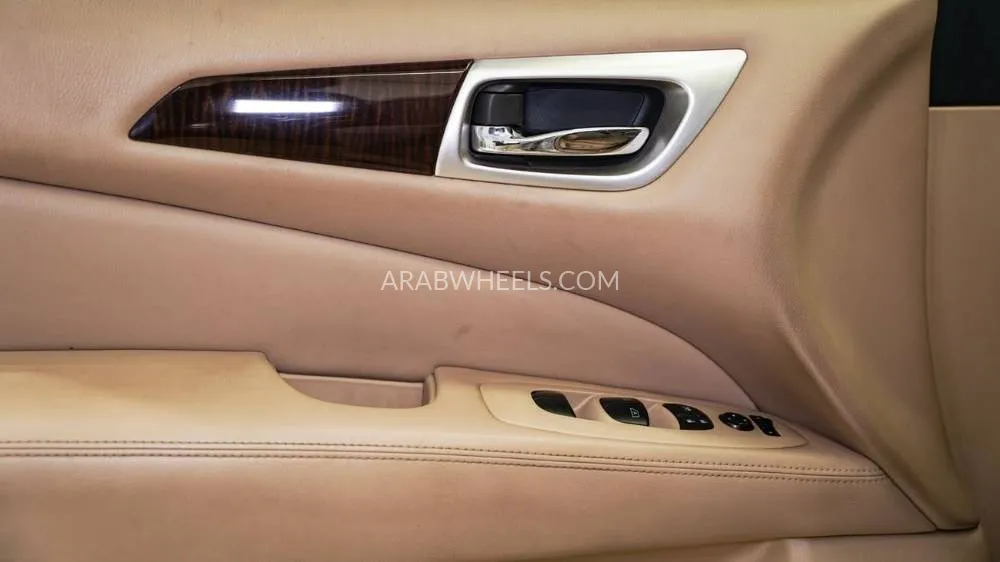 Nissan Pathfinder 2013 for Sale in Sharjah Image-12