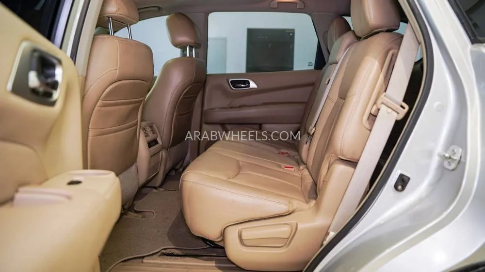 Nissan Pathfinder 2013 for Sale in Sharjah Image-14