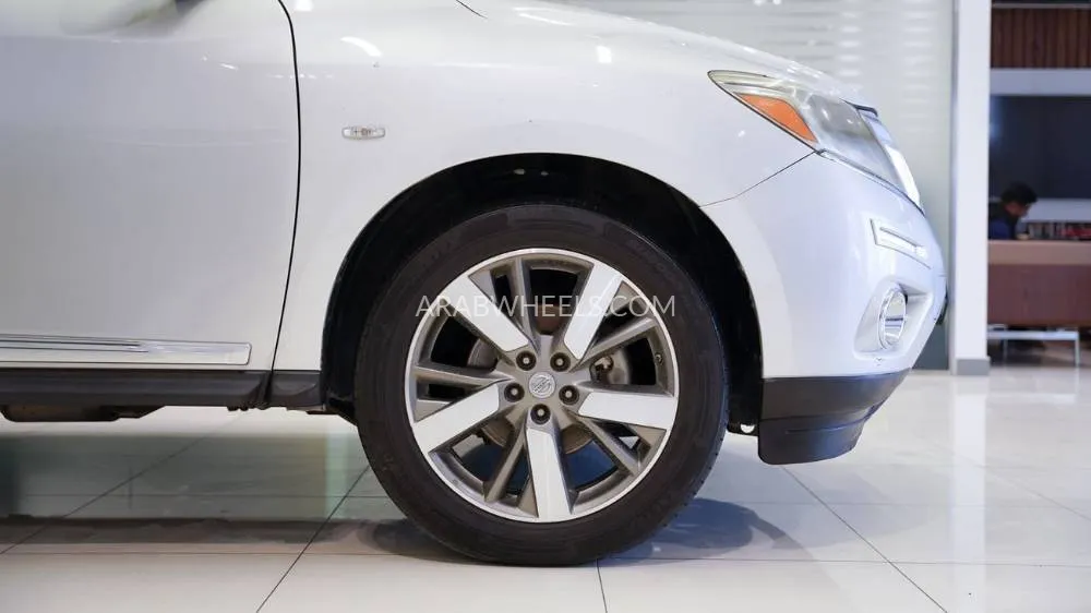 Nissan Pathfinder 2013 for Sale in Sharjah Image-24