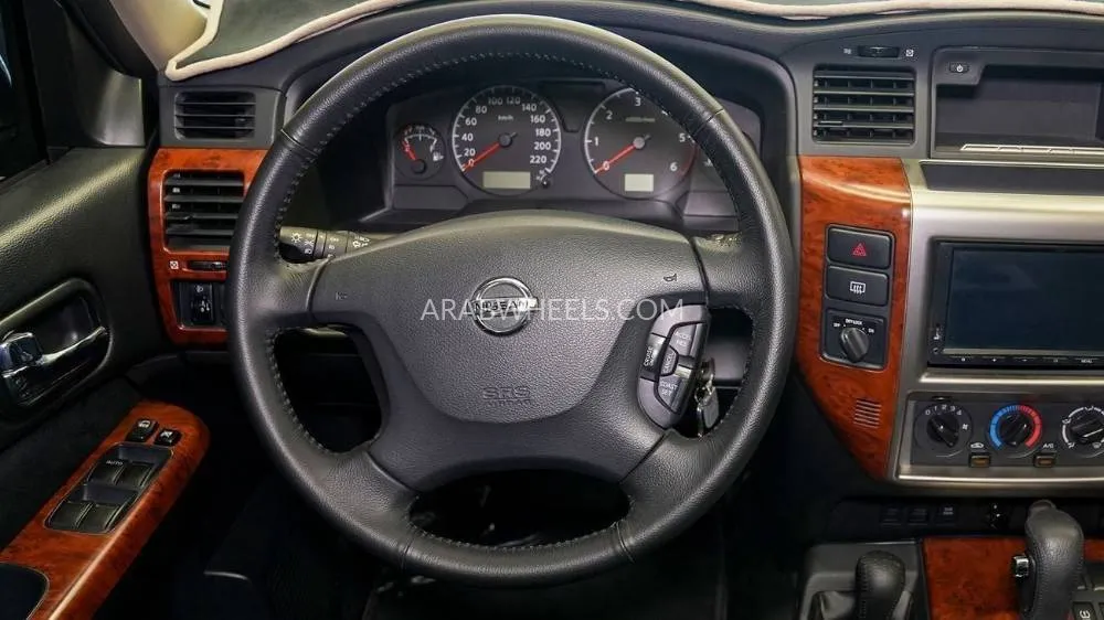 Nissan Patrol 2023 for Sale in Sharjah Image-5