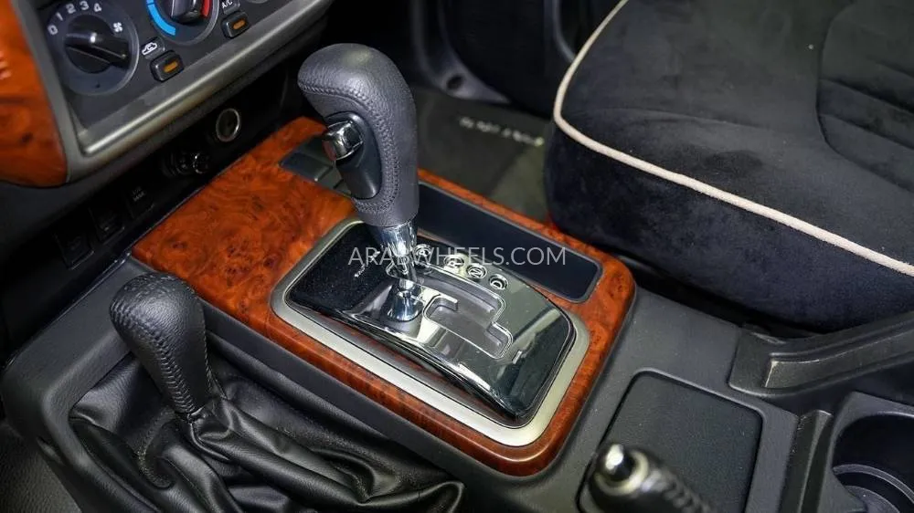 Nissan Patrol 2023 for Sale in Sharjah Image-7