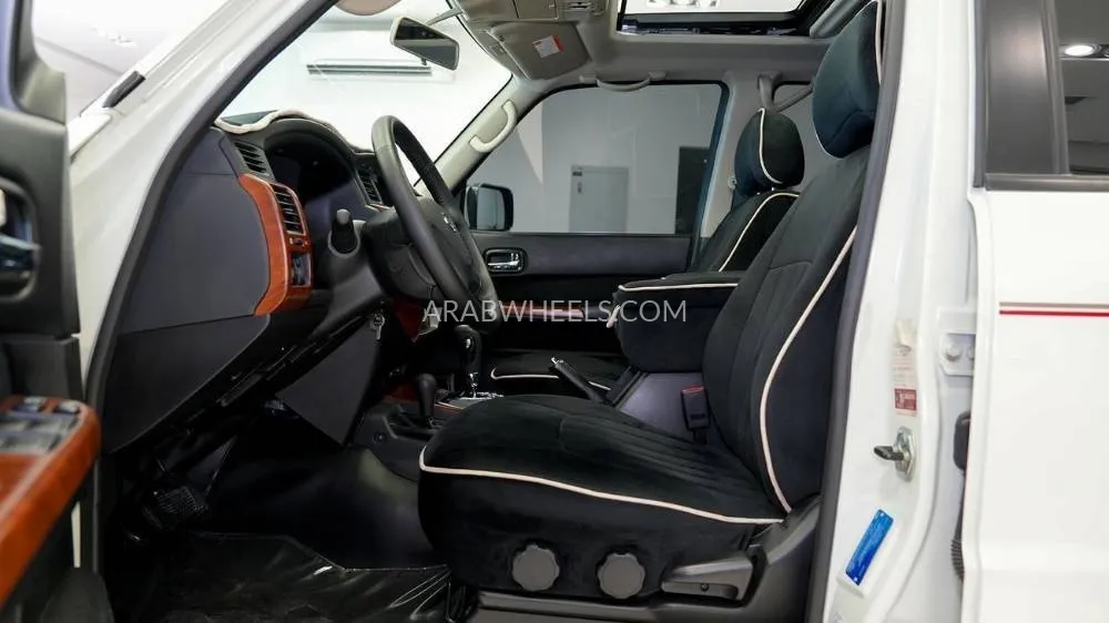 Nissan Patrol 2023 for Sale in Sharjah Image-10