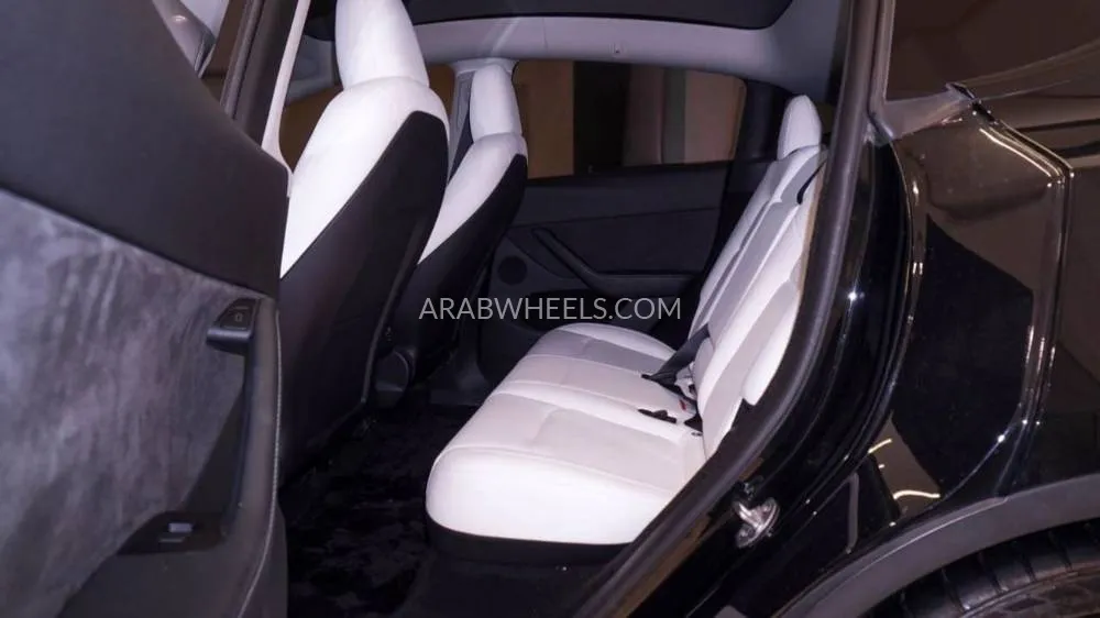 Tesla Model Y 2023 for Sale in Sharjah Image-9
